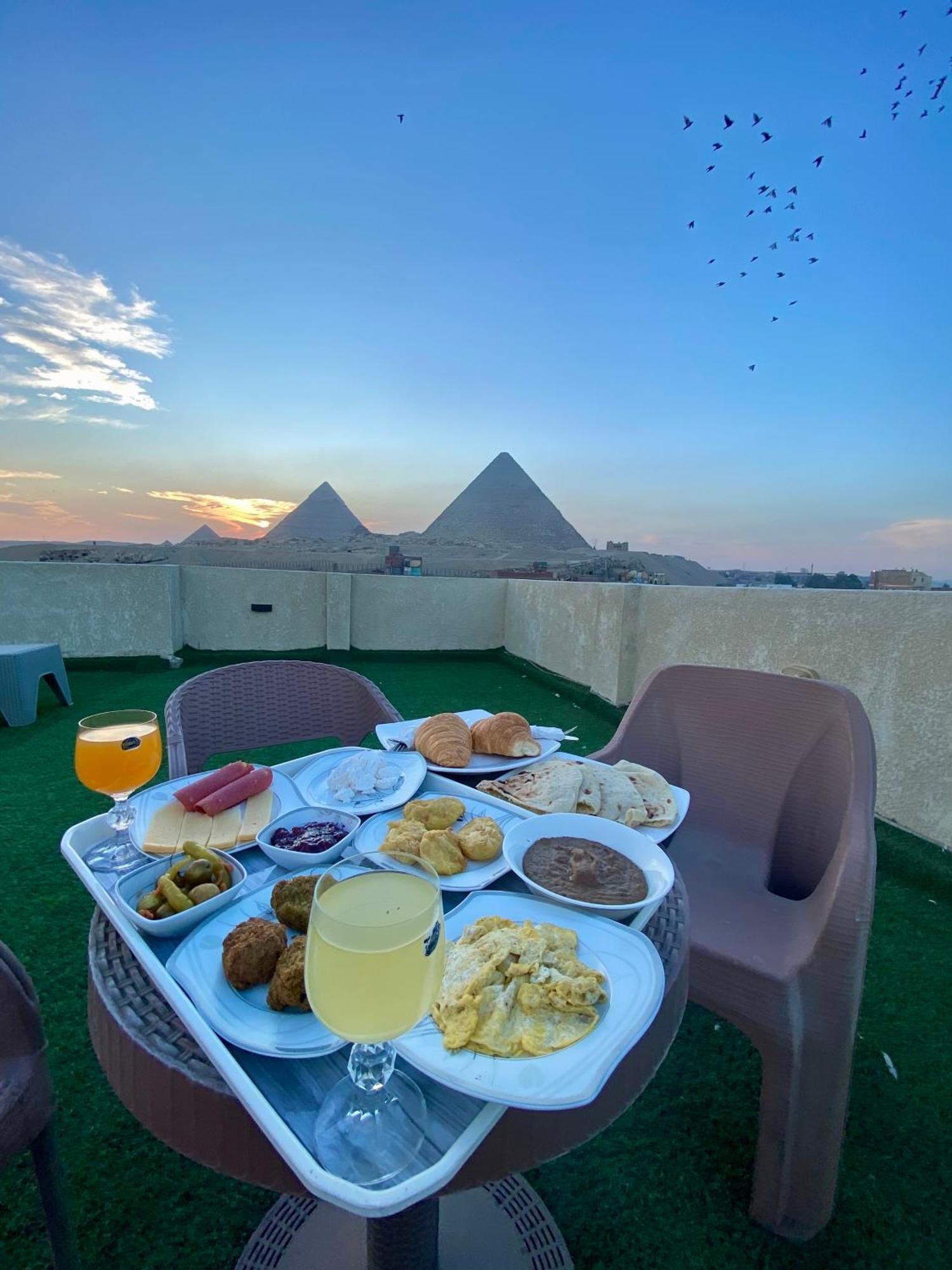 Isis Pyramids View Inn Kafrat al Jabal Exterior foto