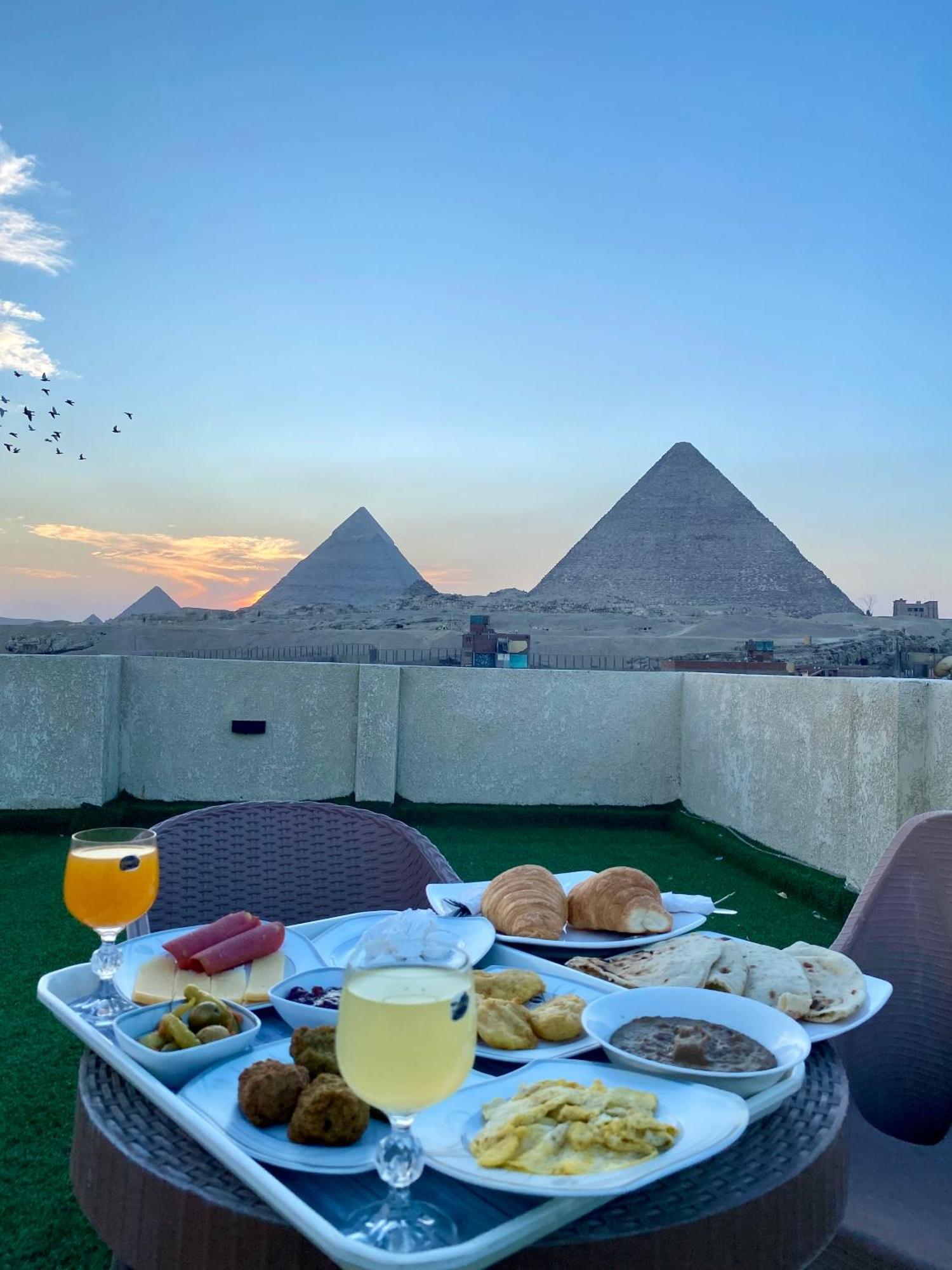 Isis Pyramids View Inn Kafrat al Jabal Exterior foto